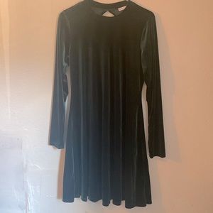 Dark Green velvet dress. Size large.